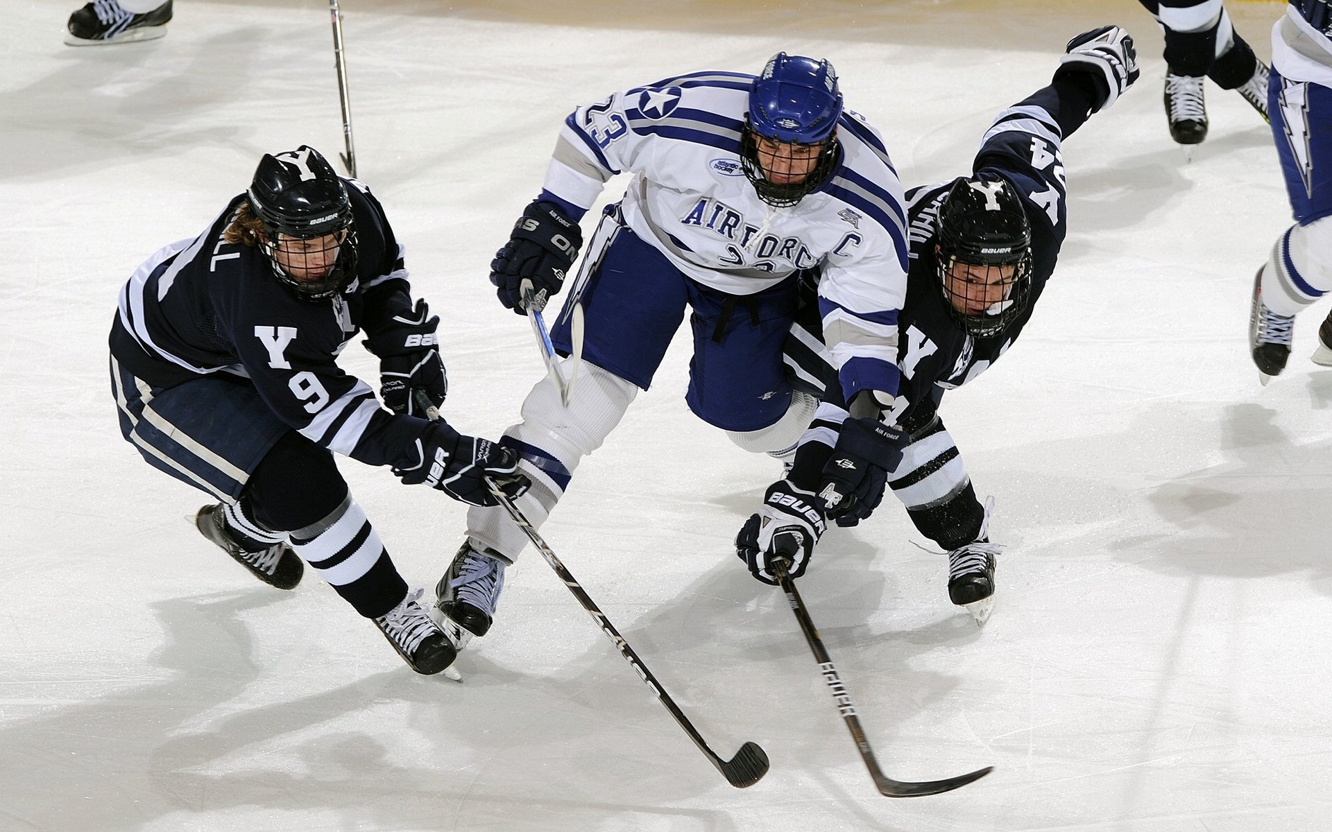 2021年季后赛：库里在对阵爵士的比赛中，第三节一人得分12分，带队实现逆转！