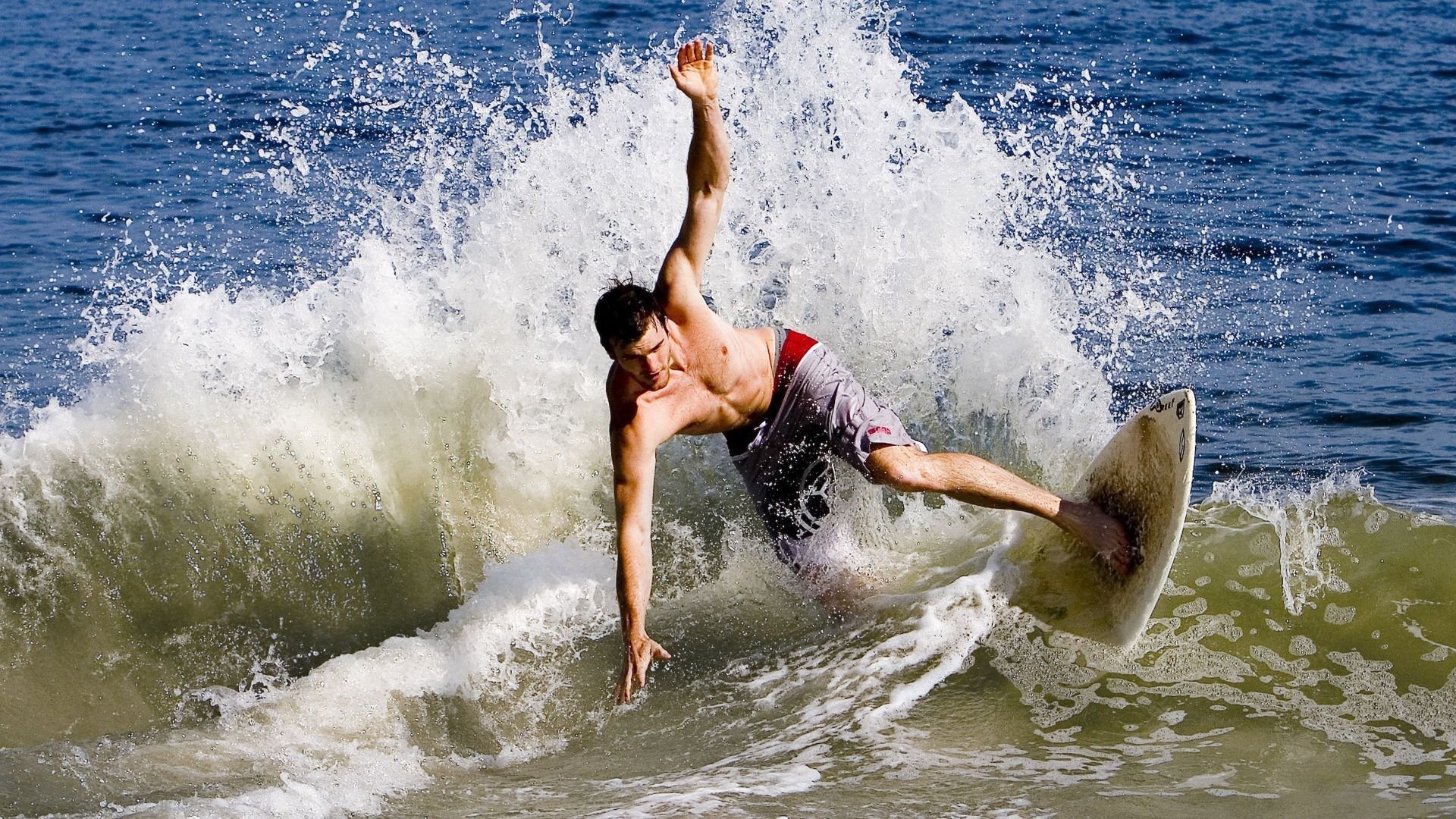 2021年季后赛:库里在连续三场火热表现中,单场投中10+三分,帮助勇士逆转强敌